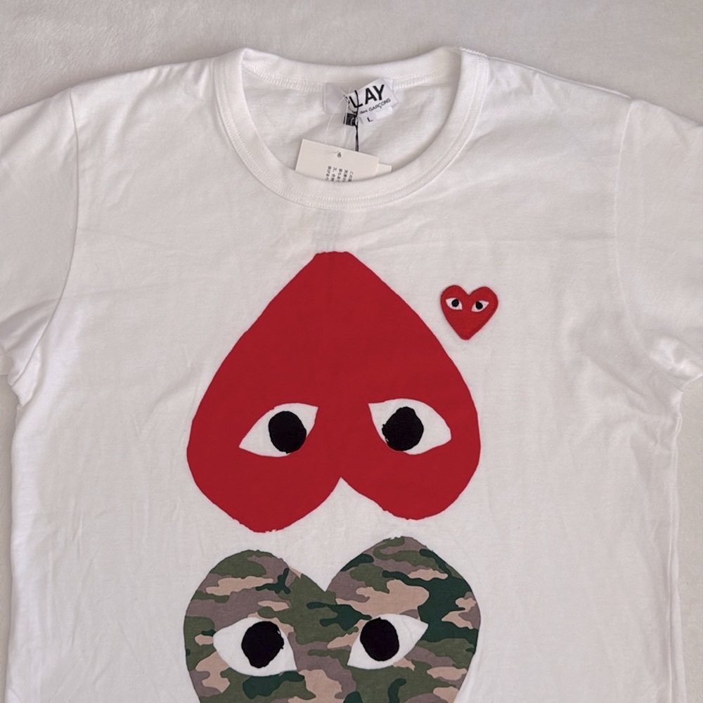 {NWT} PLAY Comme des Garcons | Camo Mirror Double Upside Down Heart T-shirt (L) - Picture 3 of 14